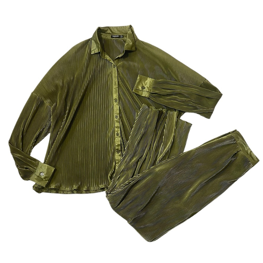 Nasty Gal Green Silky Shirt & Pant Set Size 6